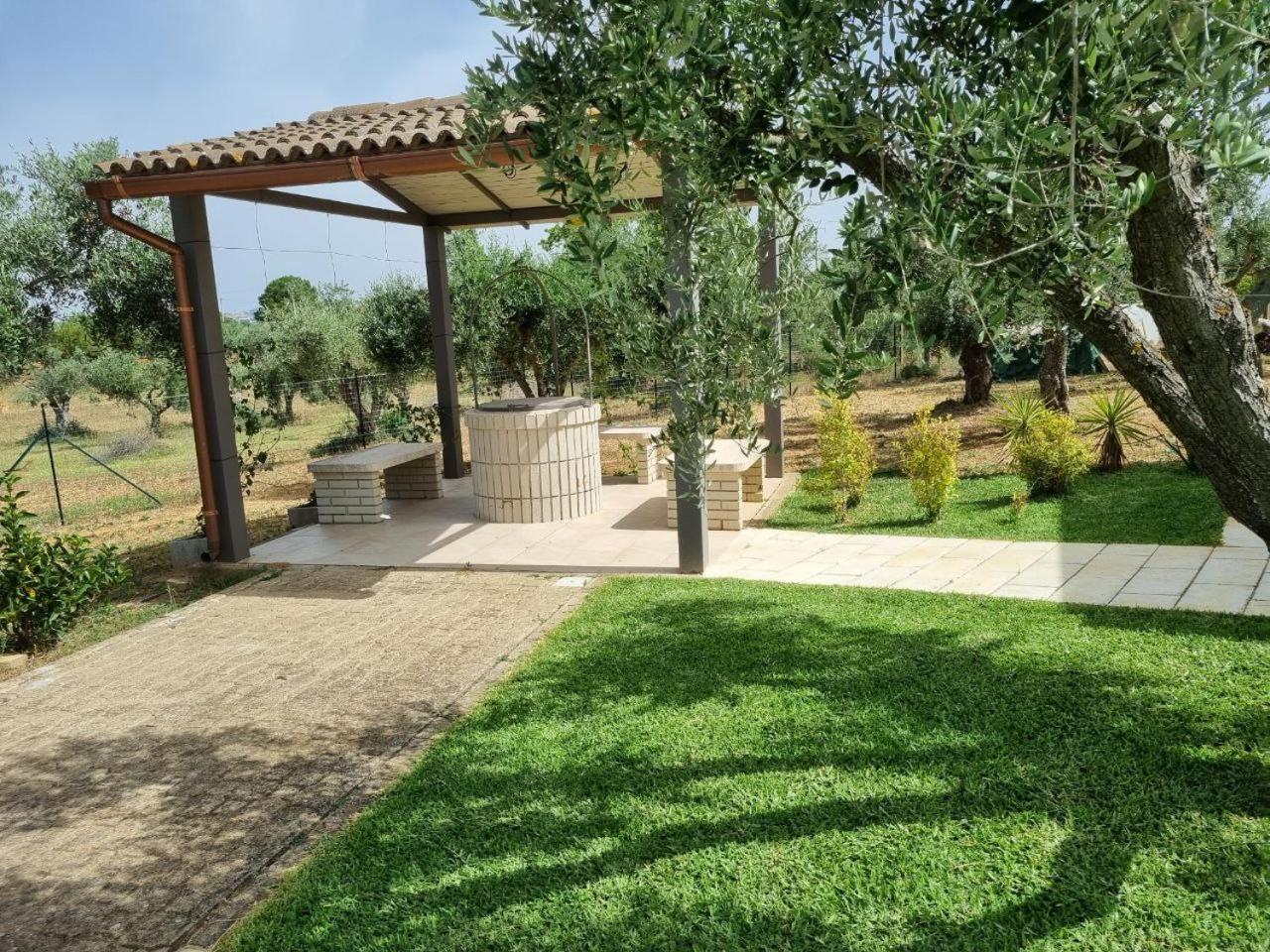 Accogliente Villa Con Piscina Caltagirone Exterior foto