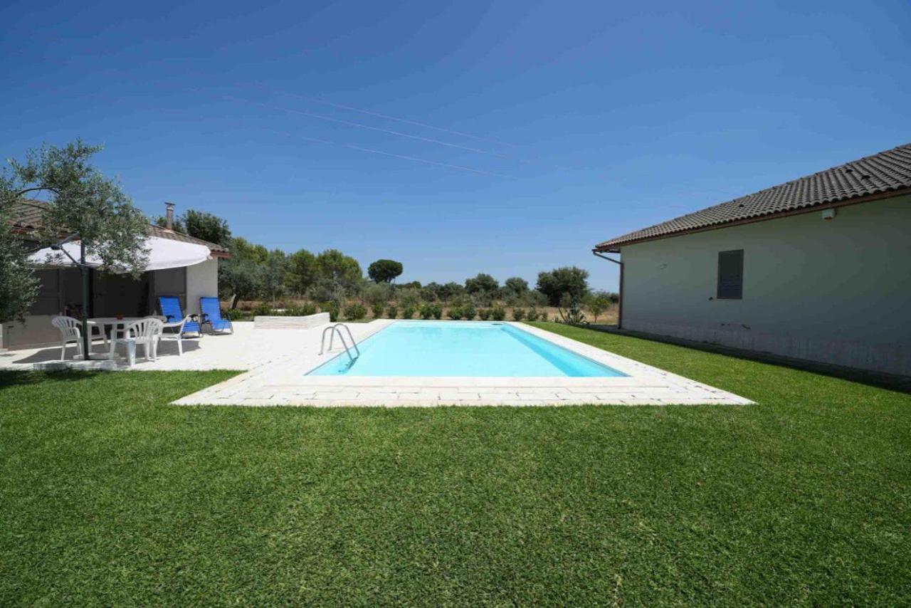 Accogliente Villa Con Piscina Caltagirone Exterior foto